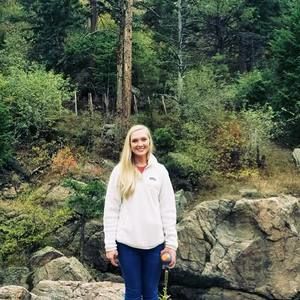 Meet your Posher, Elizabeth